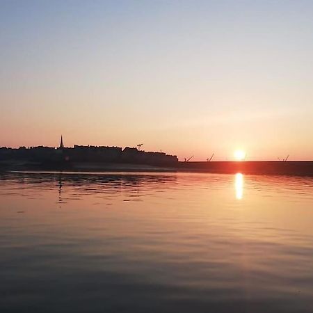 Dinard : Loft De 175 M² - A 150 M De La Plage ภายนอก รูปภาพ